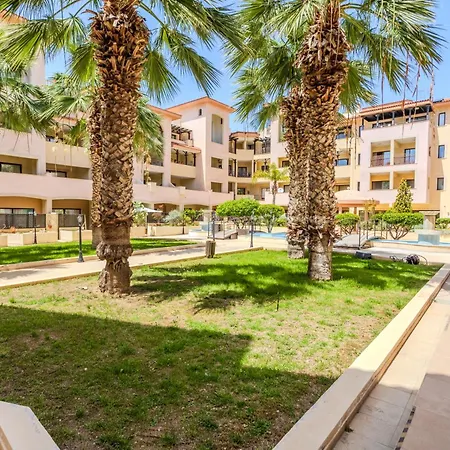 Апартаменты Cozy In The Heart Of Tourist Area With Pool *