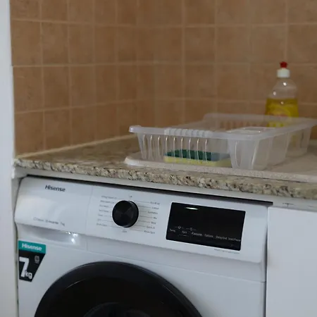 Cozy In The Heart Of Tourist Area With Pool Апартаменты Пафос