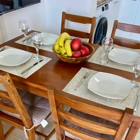 Cozy In The Heart Of Tourist Area With Pool Апартаменты