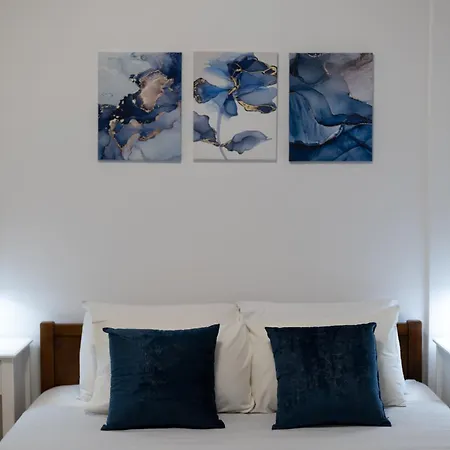 Cozy In The Heart Of Tourist Area With Pool 公寓 *