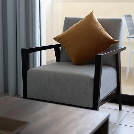 公寓 Cozy In The Heart Of Tourist Area With Pool Paphos