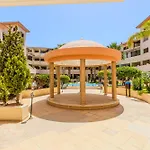 Cozy In The Heart Of Tourist Area With Pool Paphos