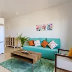 Cozy In The Heart Of Tourist Area With Pool * Paphos