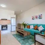 Cozy In The Heart Of Tourist Area With Pool