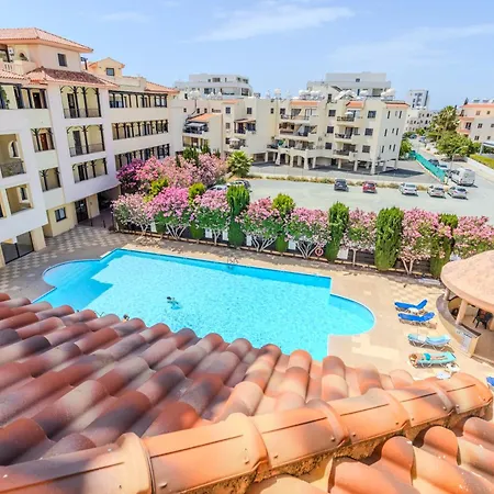 דירה Cozy In The Heart Of Tourist Area With Pool
