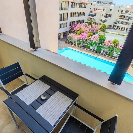 Cozy In The Heart Of Tourist Area With Pool شقة *
