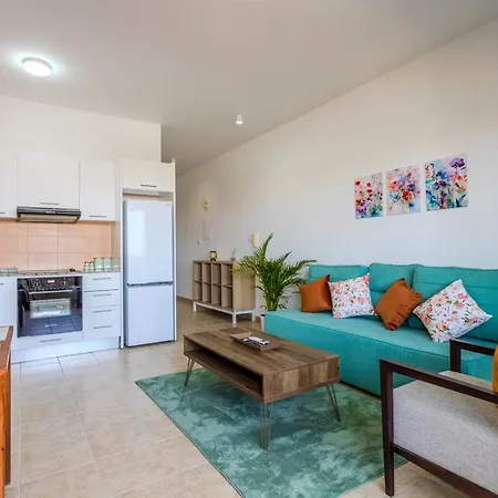 Cozy In The Heart Of Tourist Area With Pool