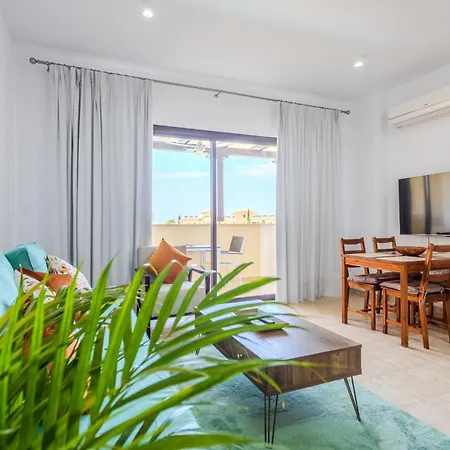 Cozy In The Heart Of Tourist Area With Pool Apartment Paphos