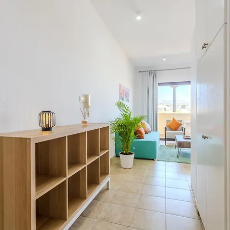 דירה Cozy In The Heart Of Tourist Area With Pool *