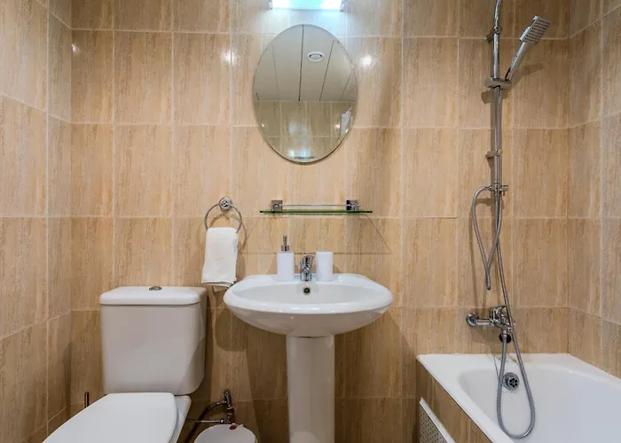 Cozy In The Heart Of Tourist Area With Pool Apartmán