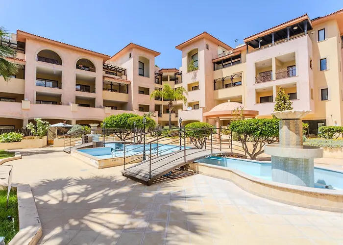 Cozy In The Heart Of Tourist Area With Pool Apartmán Paphos