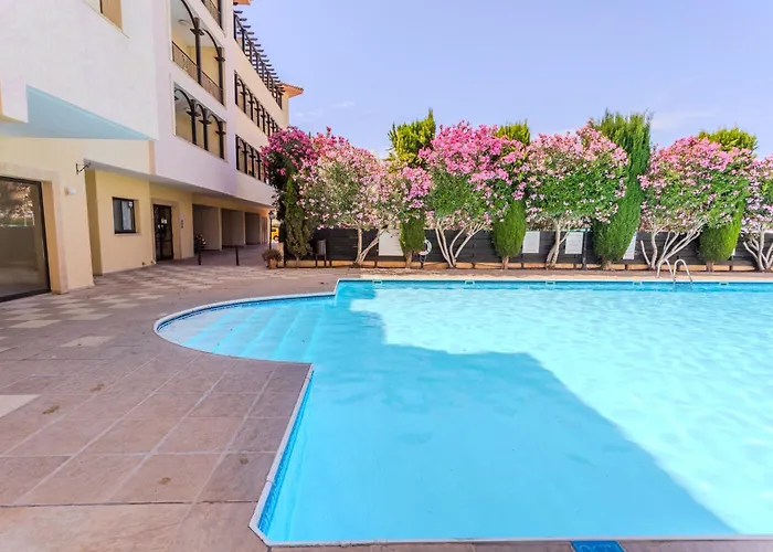 アパート Cozy In The Heart Of Tourist Area With Pool パ フォス