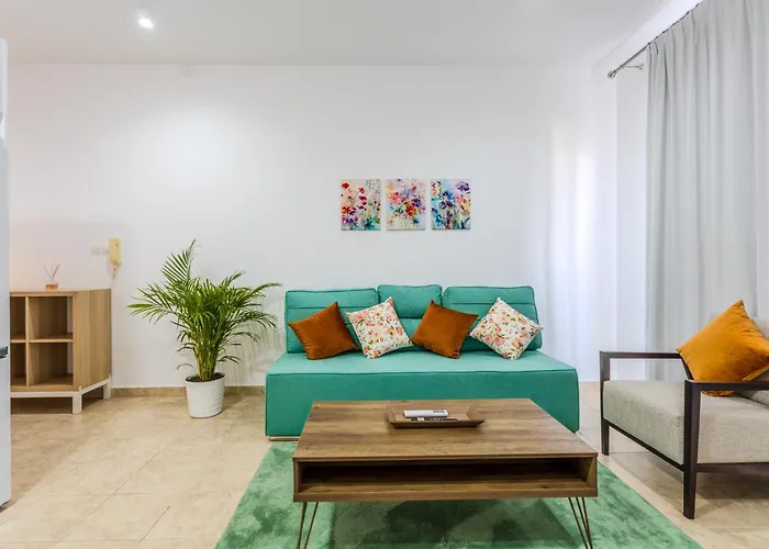 Apartmán Cozy In The Heart Of Tourist Area With Pool Paphos