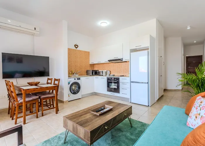 Apartmán Cozy In The Heart Of Tourist Area With Pool