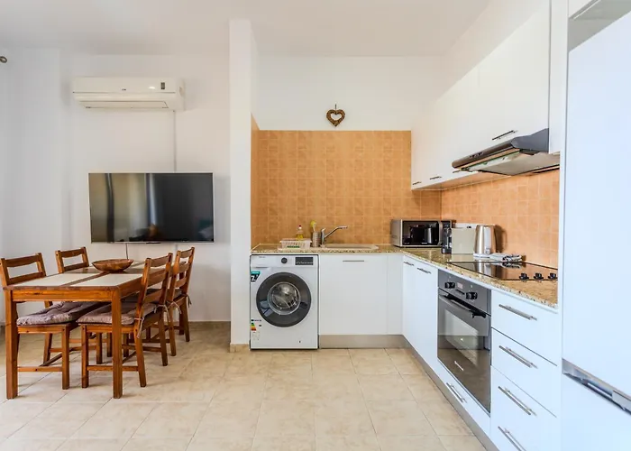 Cozy In The Heart Of Tourist Area With Pool *