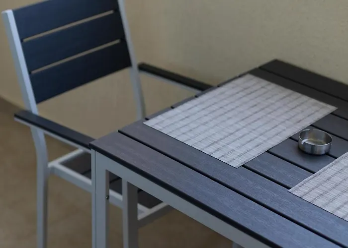 Cozy In The Heart Of Tourist Area With Pool * Paphos