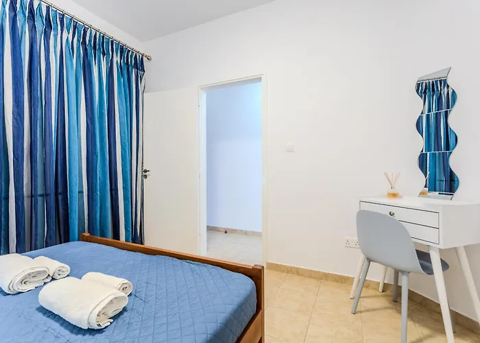 Cozy In The Heart Of Tourist Area With Pool Apartmán *