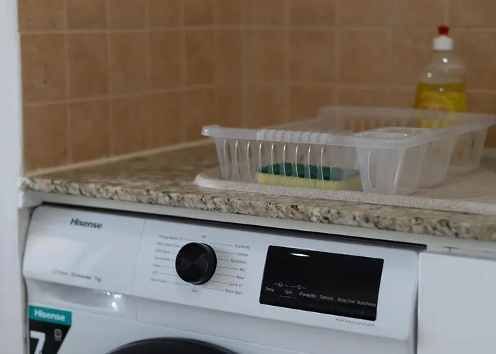 Cozy In The Heart Of Tourist Area With Pool Apartmán Paphos