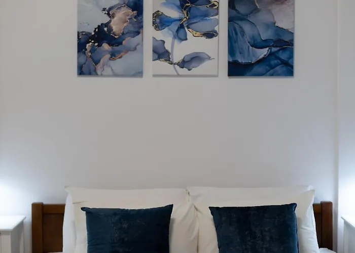 Cozy In The Heart Of Tourist Area With Pool Apartmán *