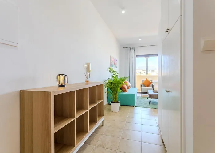 アパート Cozy In The Heart Of Tourist Area With Pool *