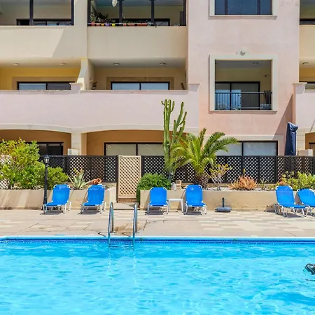 Cozy In The Heart Of Tourist Area With Pool Paphos