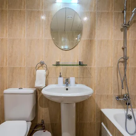 Cozy In The Heart Of Tourist Area With Pool Apartment