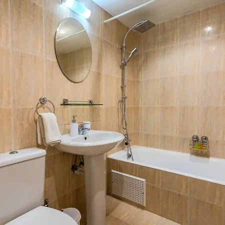 Cozy In The Heart Of Tourist Area With Pool Apartment *