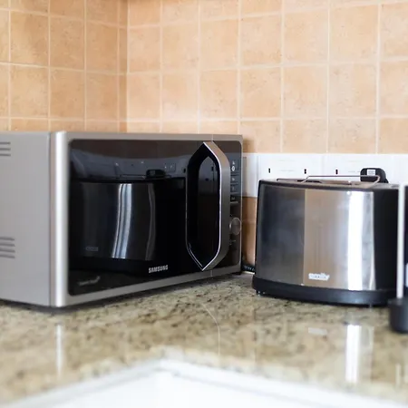 Cozy In The Heart Of Tourist Area With Pool * Paphos