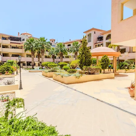 דירה Cozy In The Heart Of Tourist Area With Pool פאפוס