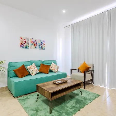 דירה Cozy In The Heart Of Tourist Area With Pool *
