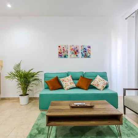 דירה Cozy In The Heart Of Tourist Area With Pool פאפוס