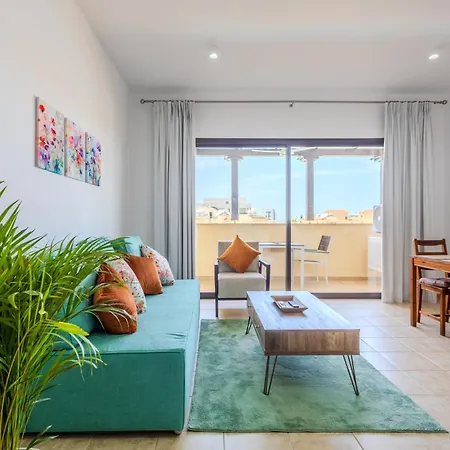 Cozy In The Heart Of Tourist Area With Pool * פאפוס